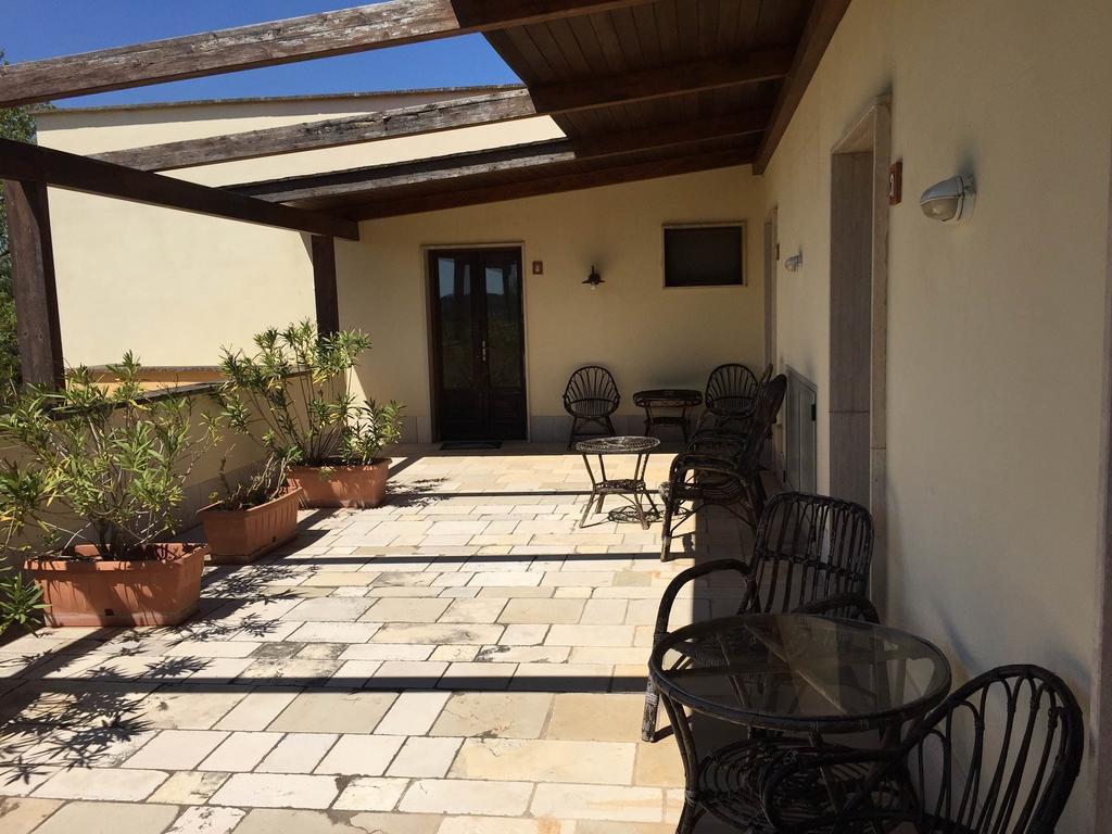 Agritria Di Umberto Anglisani Villa Остуни Стая снимка