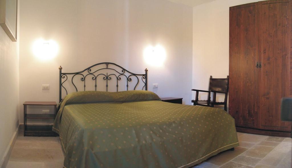 Agritria Di Umberto Anglisani Villa Остуни Стая снимка