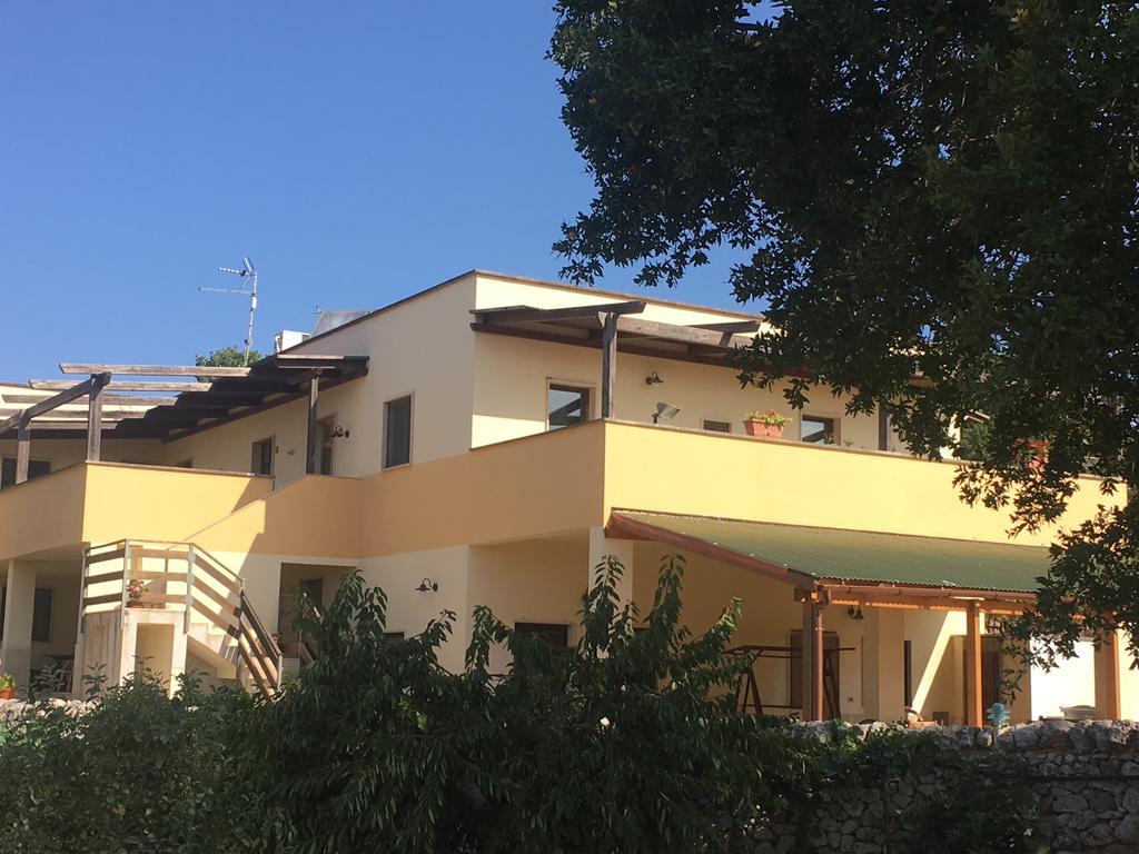 Agritria Di Umberto Anglisani Villa Остуни Екстериор снимка